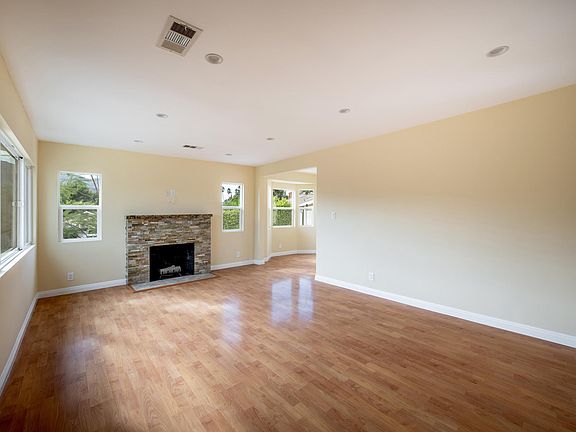 4th image of 2807 Altura Ave