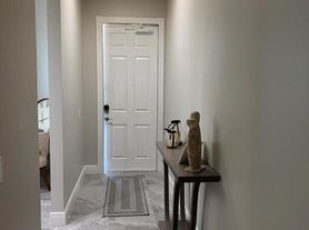 33 Harbour Isle Dr