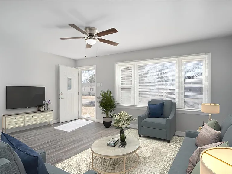1031 Highmont Dr — Photo 2