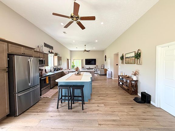 4th image of 1401 S County Road 400 W