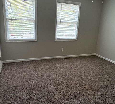 4th image of 213 Churchill Dr APT 6