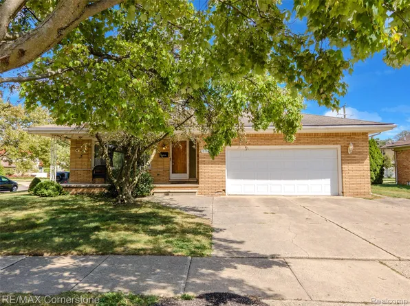 5760 Linden Dr, Dearborn Heights, MI 48127