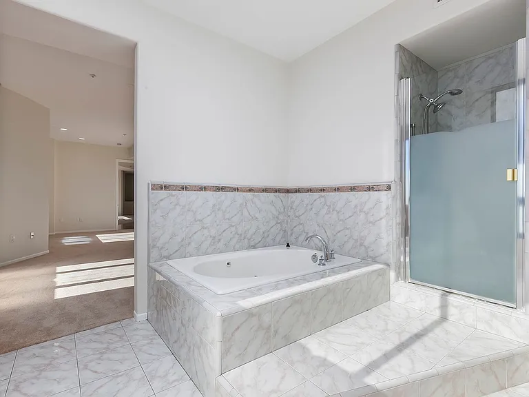 611 G St #321 — Photo 20