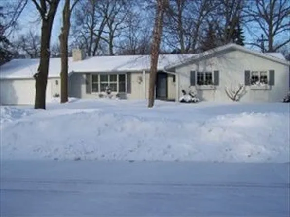 2120 Linn Dr, Owatonna, MN 55060