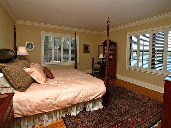5th image of 106 S Interlachen Ave APT 219