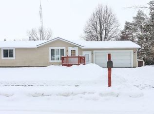 1319 Elm St, Almond, WI 54909