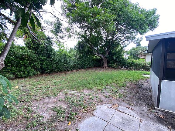 4th image of 756 W 1ST Street