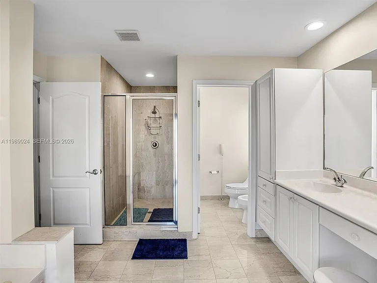 20780 NE 32nd Ave — Photo 32