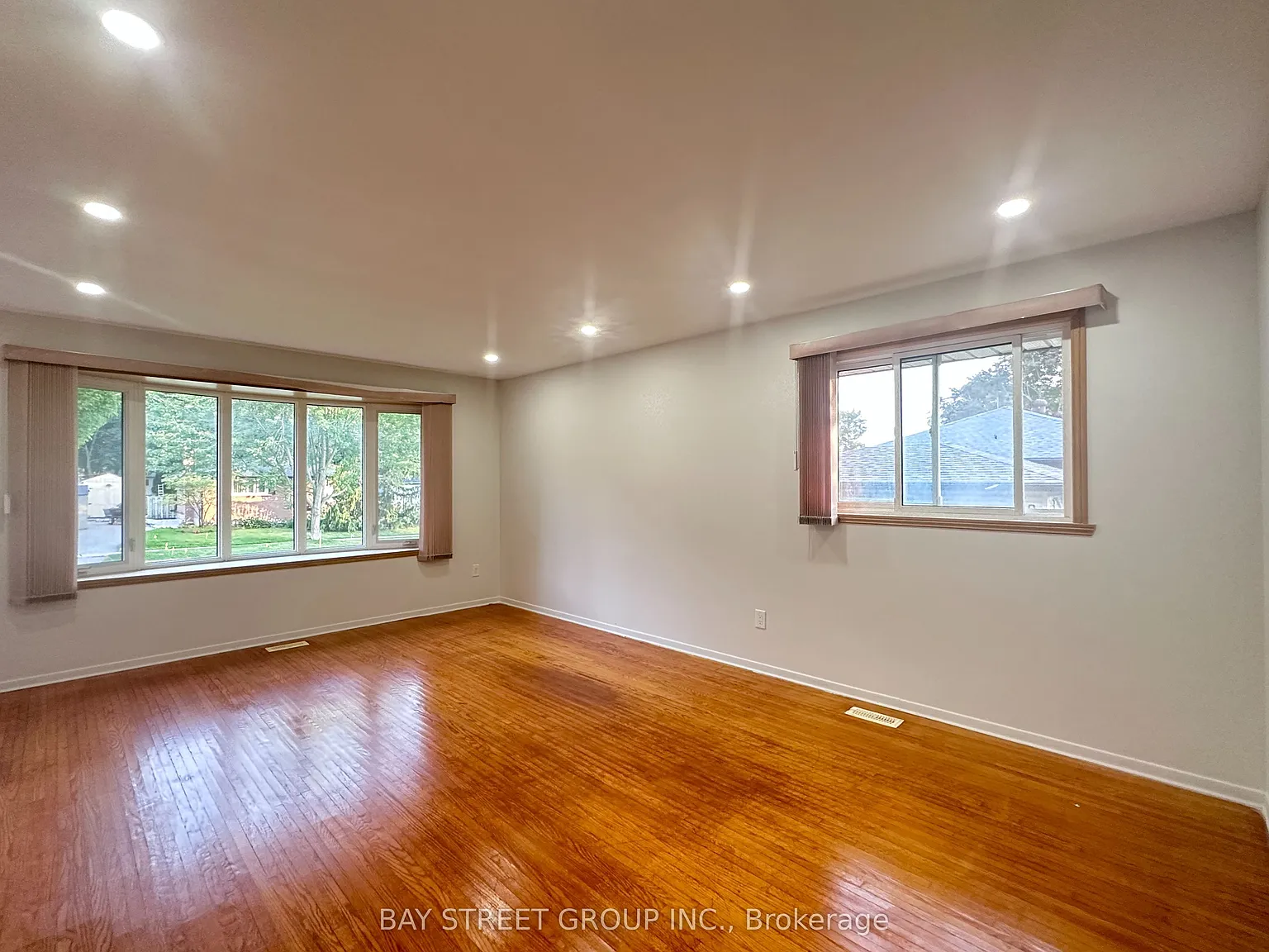 3 bed, $2,100 — Photo 2