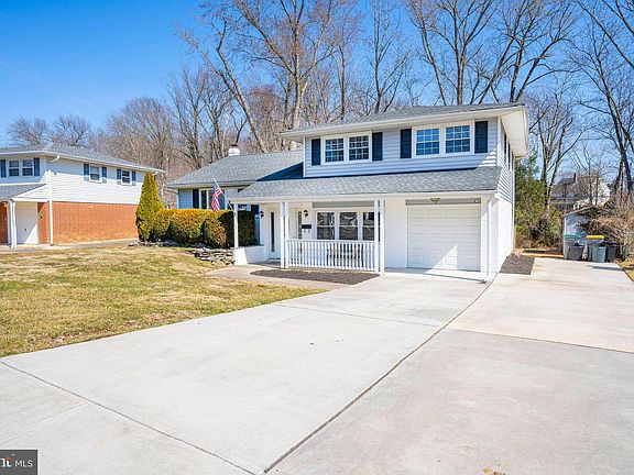 3rd image of 2611 Bardell Dr