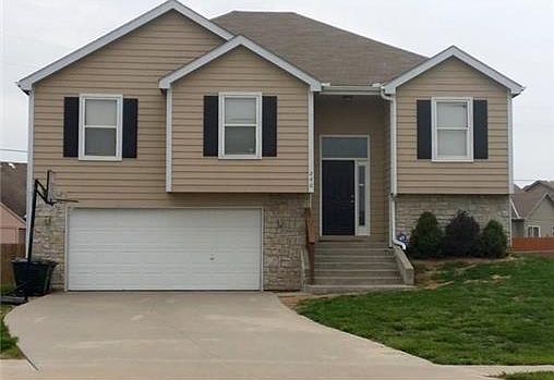 2nd image of 240 Meadowbrook Ln