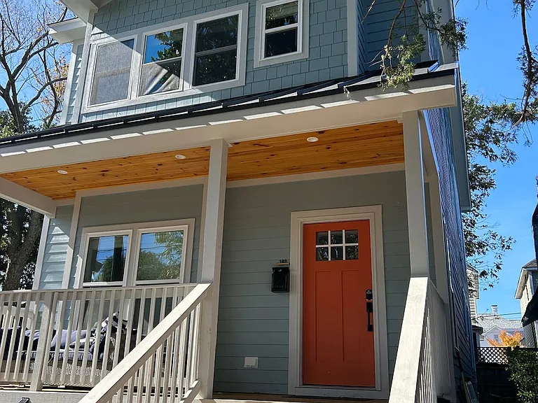 102 Magnolia St — Photo 1