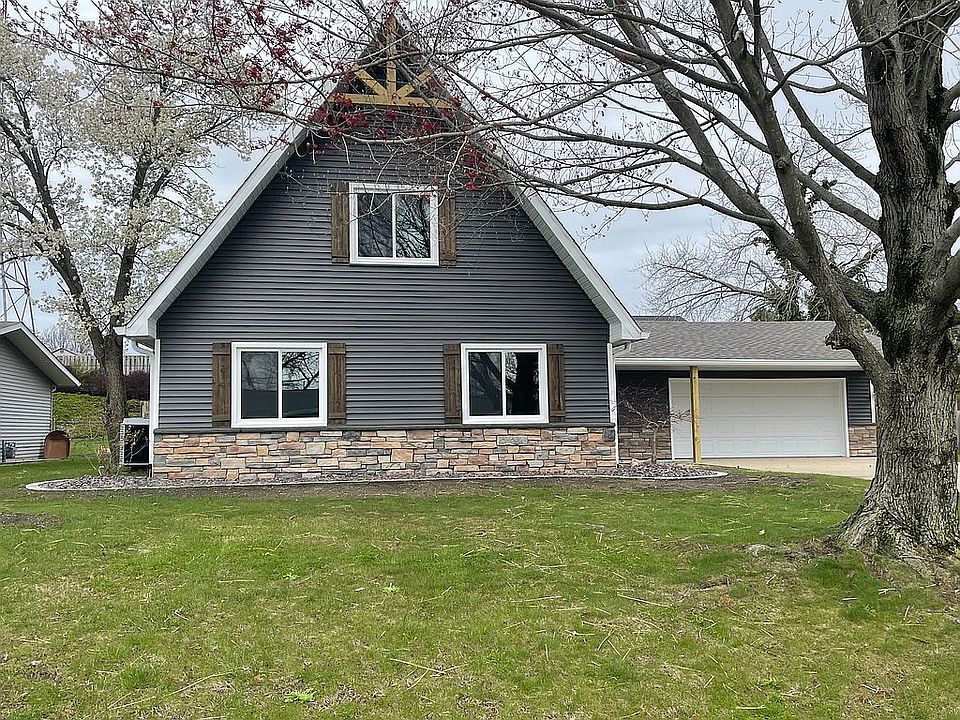 1st image of 25 Birch Lake Dr