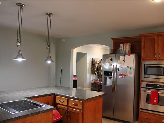 3rd image of 909 Crawford Ave