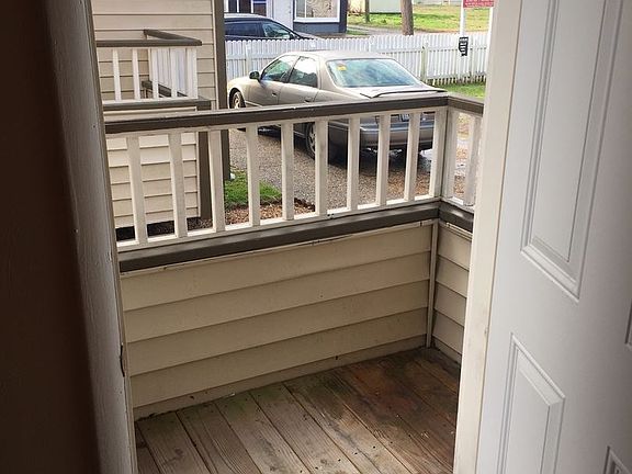 5th image of 356 Broad St APT A