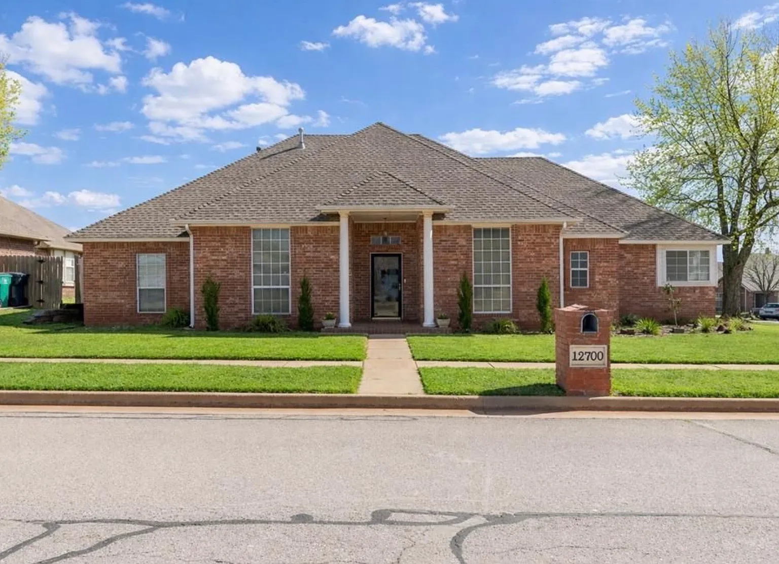 4 bed, 2.5 bath, 3110 sqft, $3,250 — Photo 1