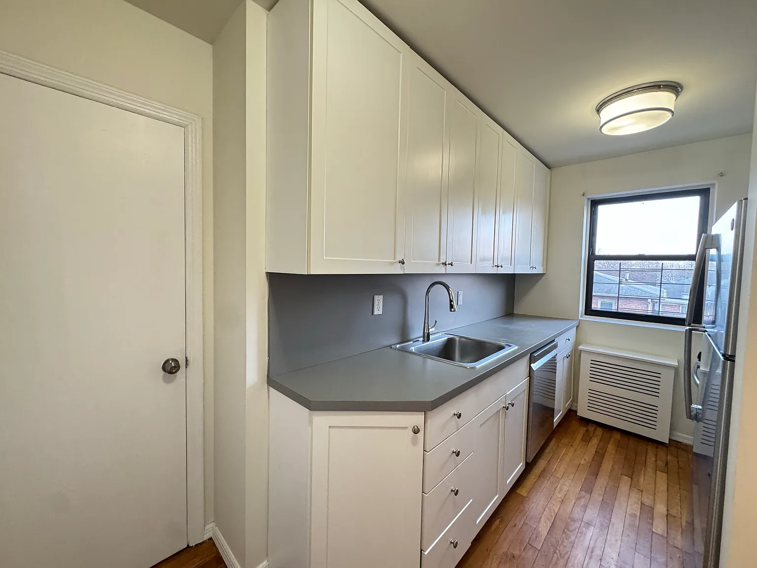 43rd Ave, Bayside — Photo 3