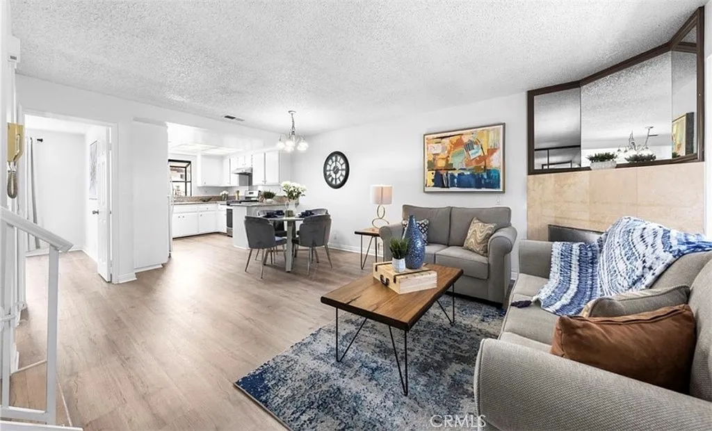 4 bed, 1436 sqft, $3,800 — Photo 2