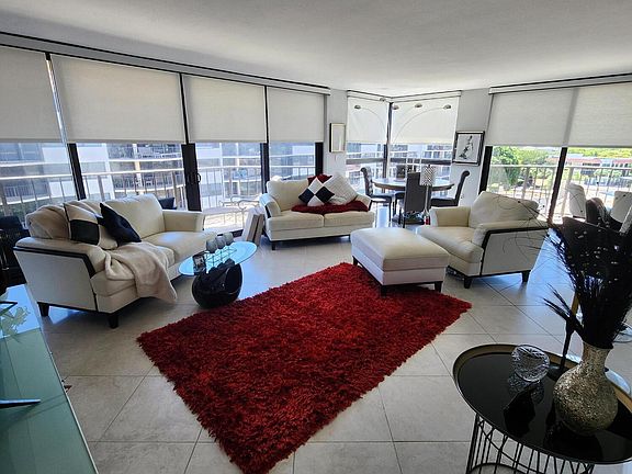 5th image of 899 Jeffery St APT 701