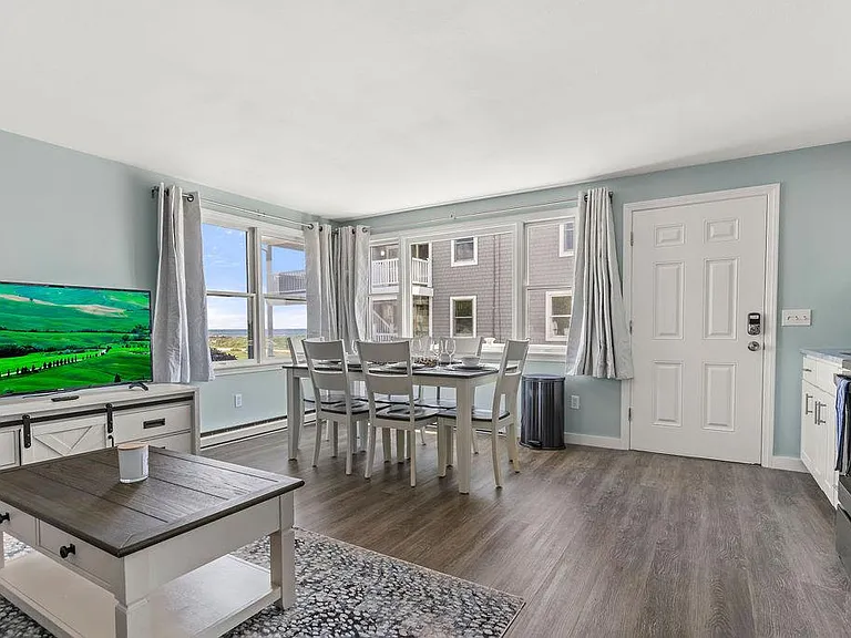 911 Ocean Blvd #6 — Photo 2