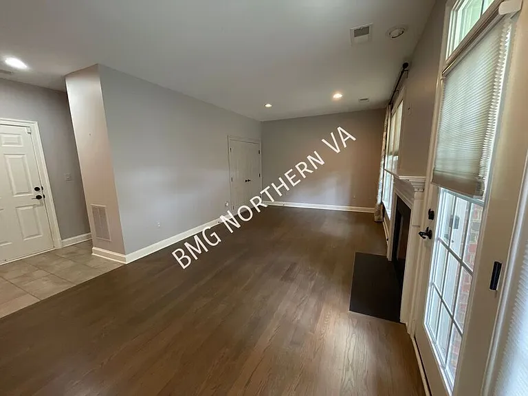 10679 Yorktown Ct — Photo 37