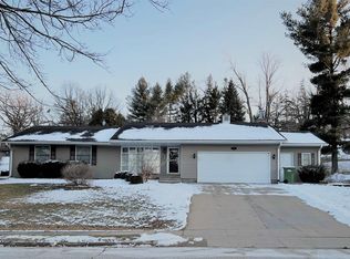 645 12th Ave N, Clinton, IA 52732