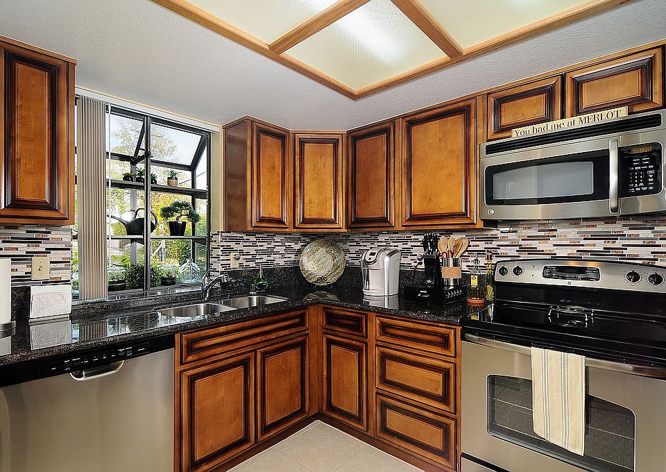 1st image of 218 Wales Dr