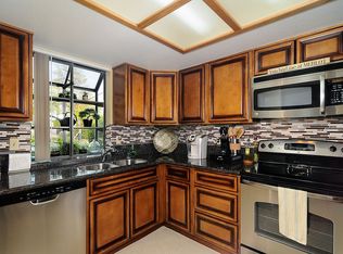 218 Wales Dr, Folsom, CA 95630