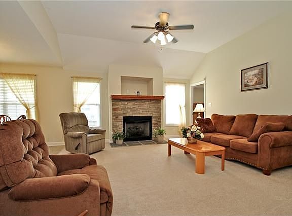 2nd image of 3709 Meadow Knoll Ct