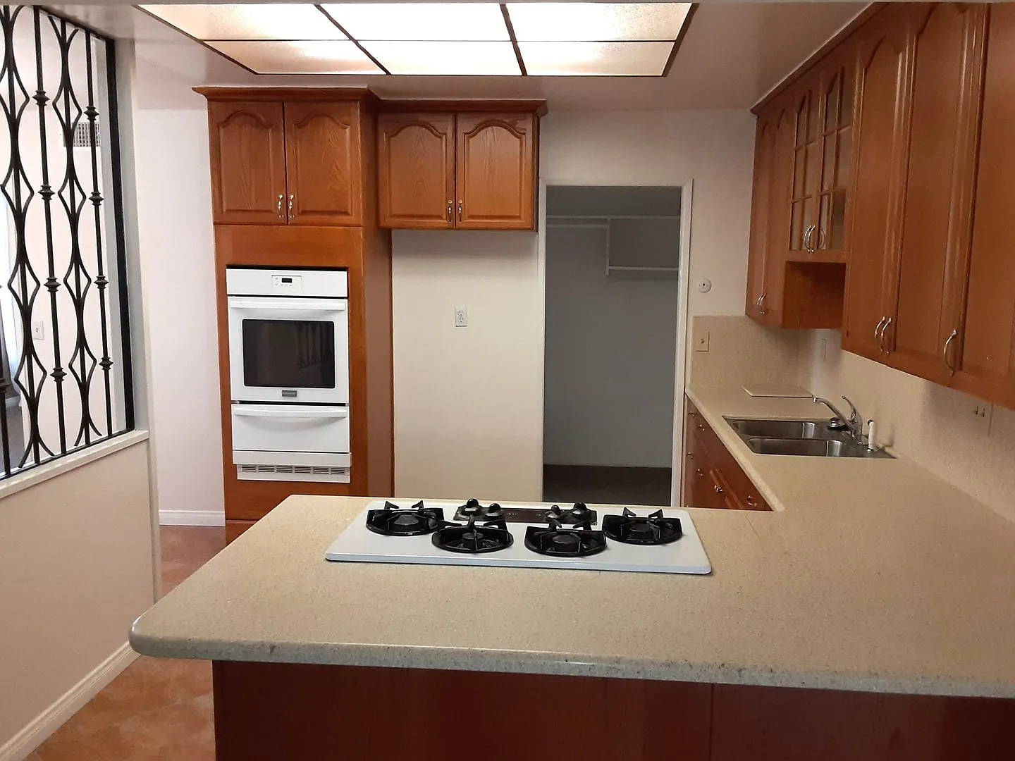 Spacious Single Story Home — Photo 4