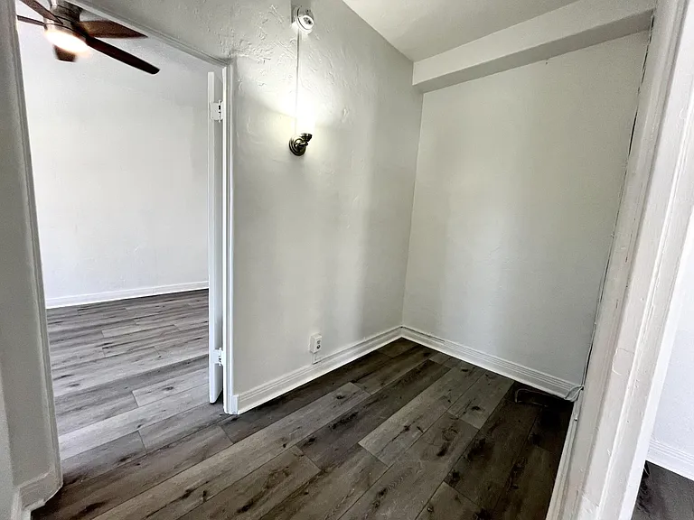 5613 Carlton Way #210 — Photo 3