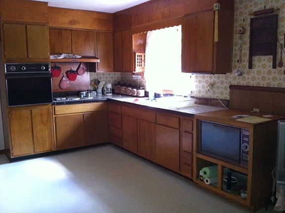 Kitchen & Dining Area