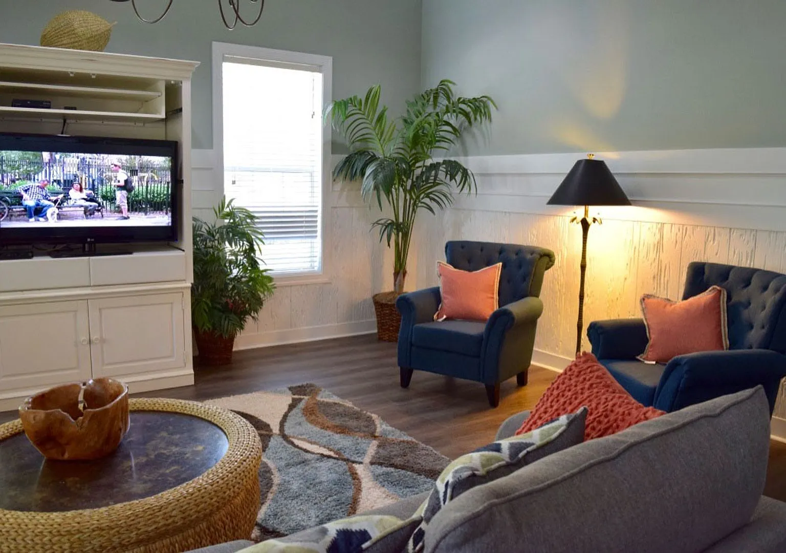 Resort Style Living @ Barrington Park- Upgraded 3/2 Condo with Loft — Photo 4