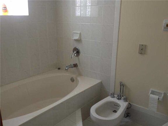 4th image of 9038 NW 152nd Ln
