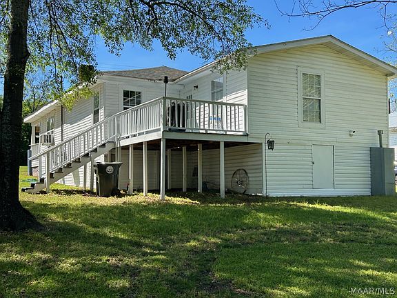 3rd image of 531 Carlton St