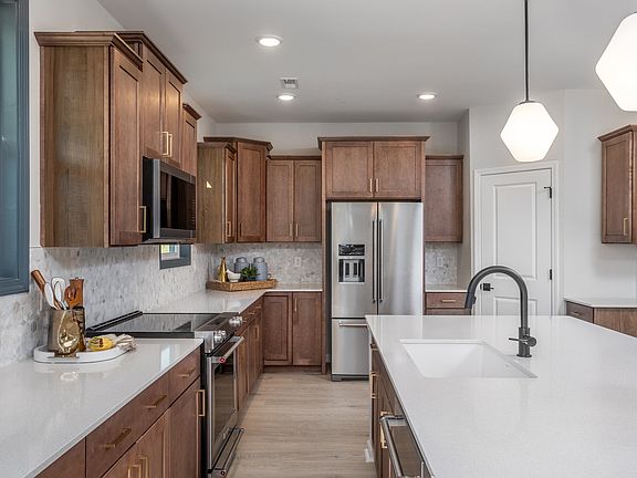 7th image of this home