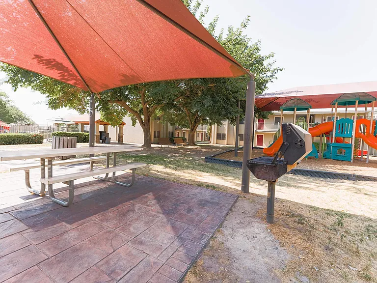 Cantera Apartments — Photo 9