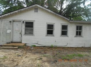 2212 S 1st St, Fayetteville, IL 62258