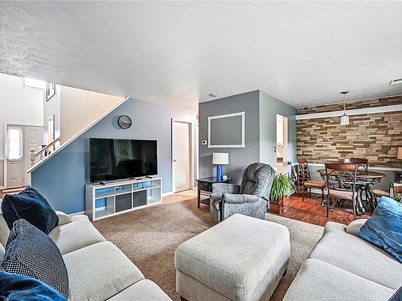 5th image of 84 Monmouth Dr