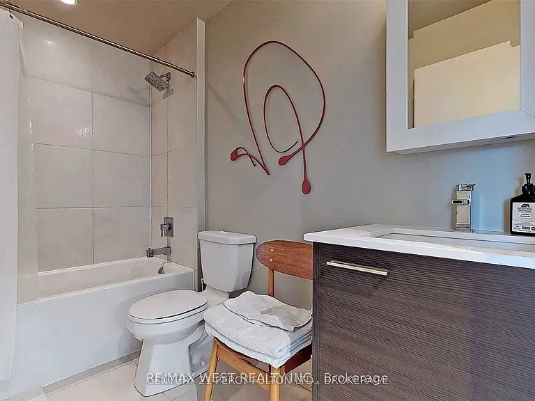 90 Trinity St #610 — Photo 16