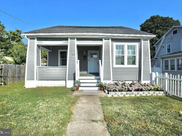 32 Indiana Ave, Blackwood, NJ 08012