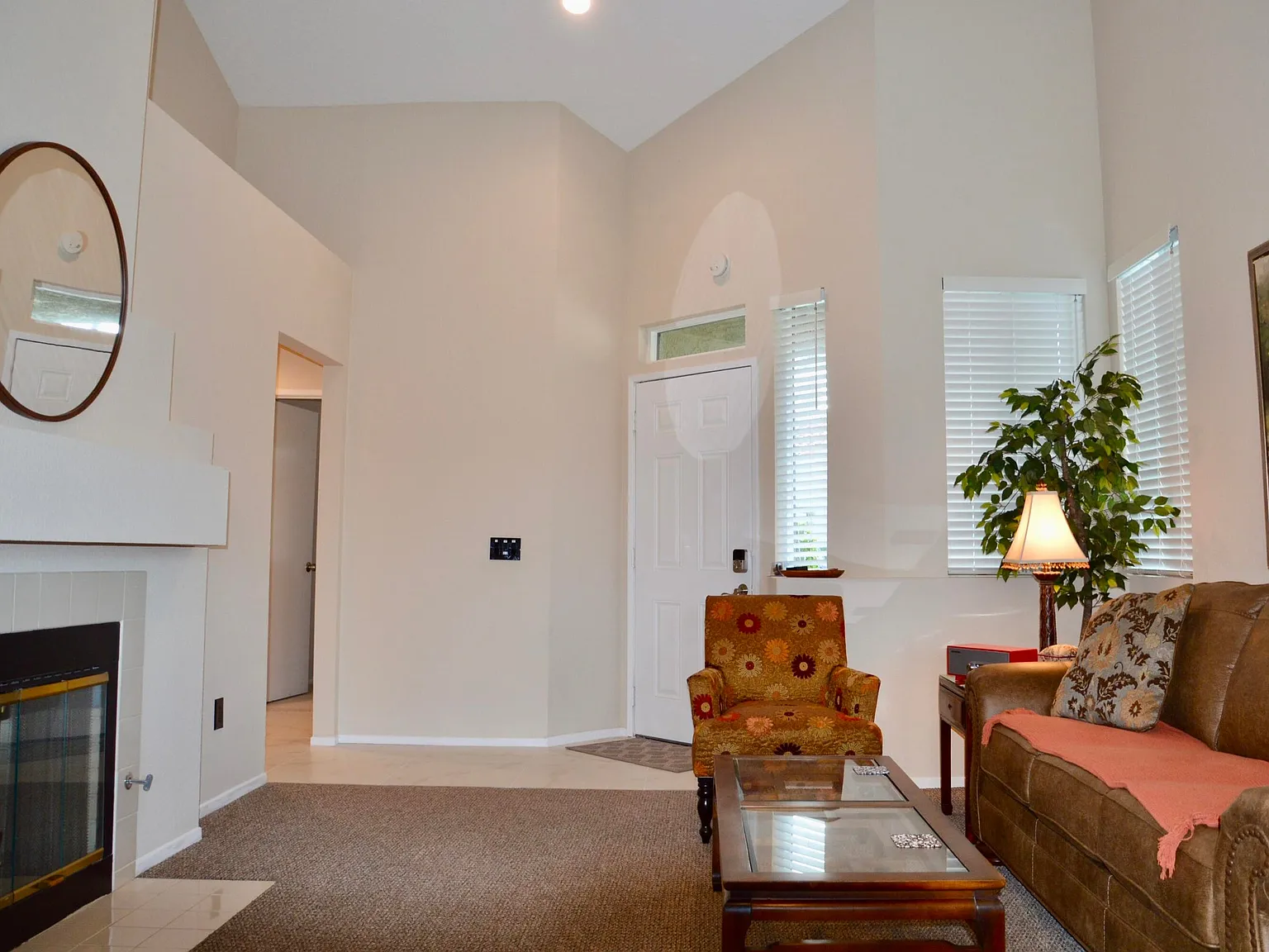 2 bed, 1091 sqft, $5,000 — Photo 2