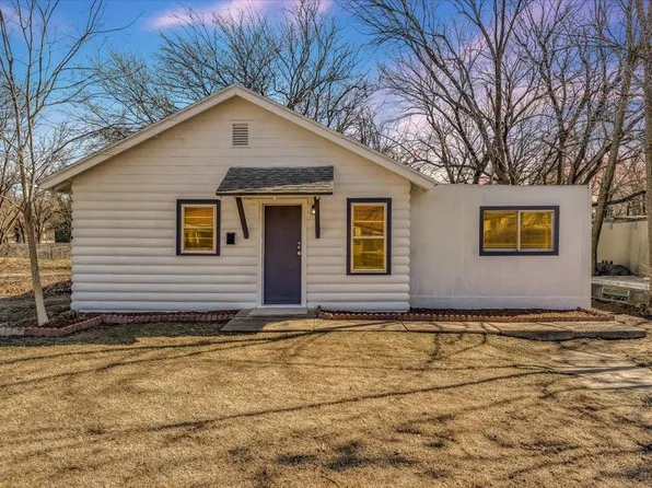 946 Harding St, Wichita, KS 67208