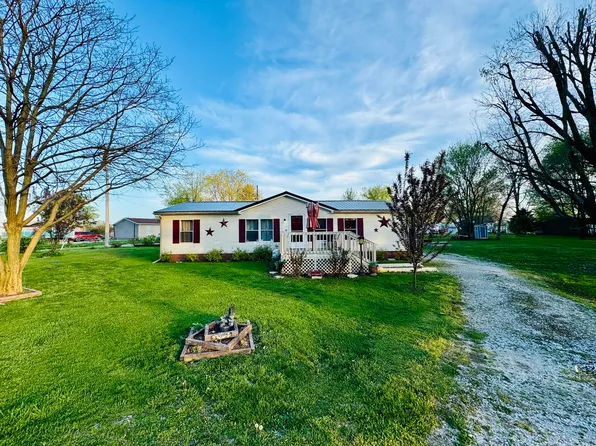 98 N 4th St, Carbon, IN 47837