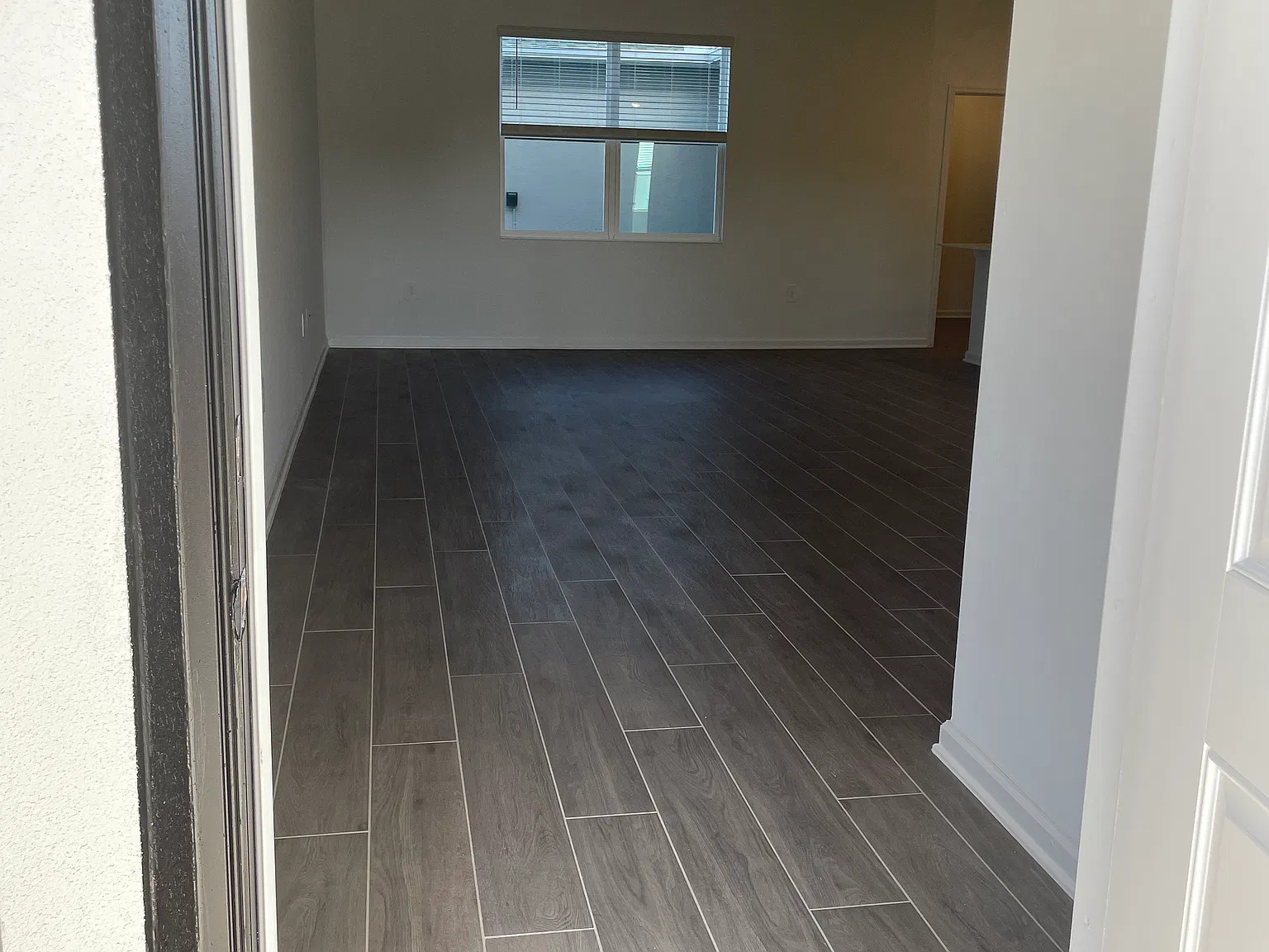 4 bed, 2.5 bath, 2000 sqft, $2,400 — Photo 4
