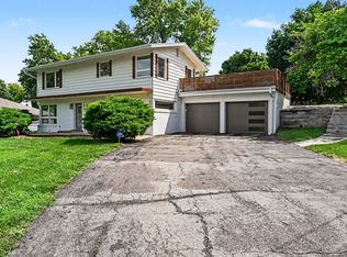 645 Beverly Dr, Omaha, NE 68114