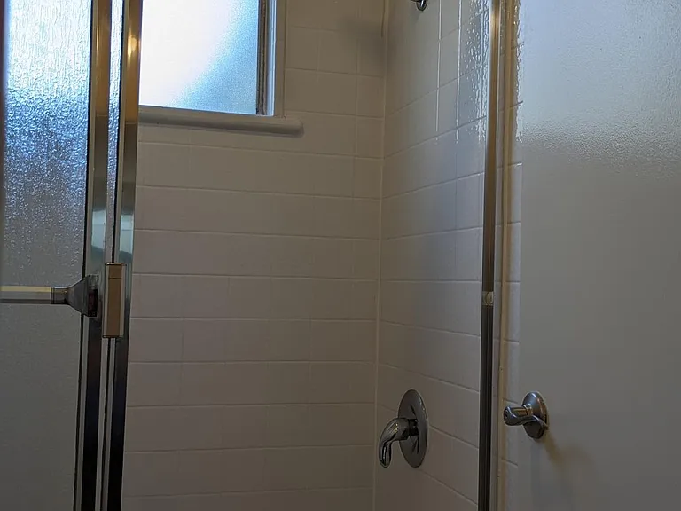 Live Oak Apartments — Photo 54