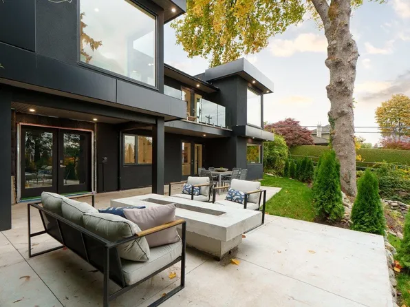 2508 Nelson Ave, West Vancouver, BC V7V 2R6