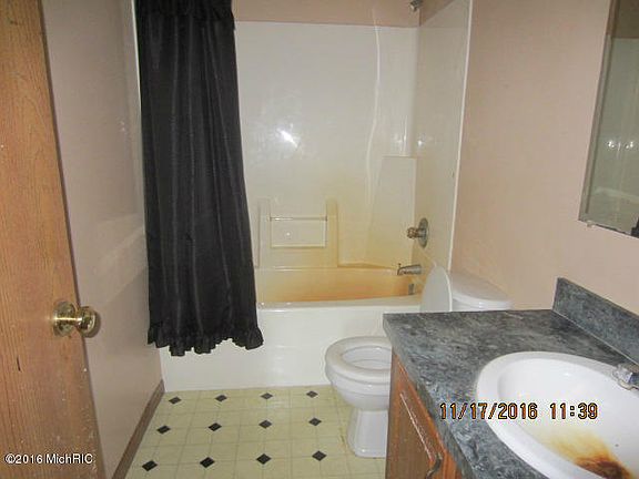 5th image of 415 Upson Ln