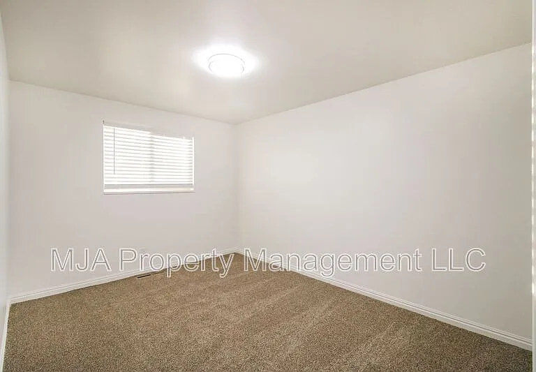 216 S Hundred West Pier #2-8 — Photo 8